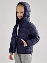 Carregar imagem no visualizador da galeria, Jaqueta puffer Infantil Leve com Capuz – SCAR