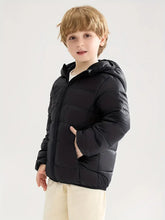 Carregar imagem no visualizador da galeria, Jaqueta puffer Infantil Leve com Capuz – SCAR
