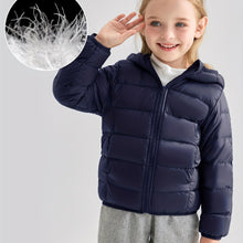 Carregar imagem no visualizador da galeria, Jaqueta puffer Infantil Leve com Capuz – SCAR